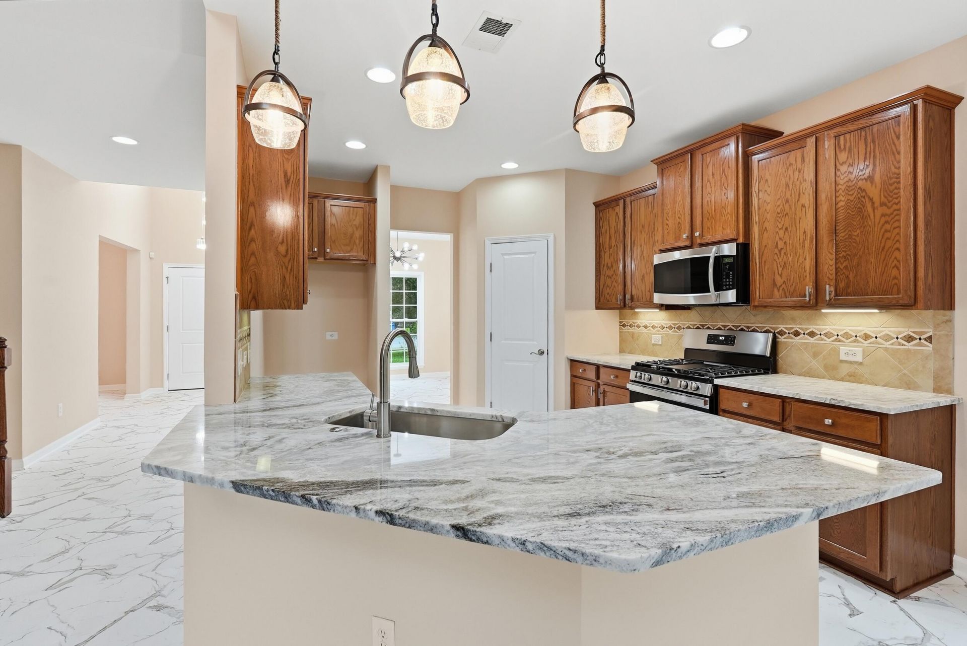 8446 Middle River Way Photo 9