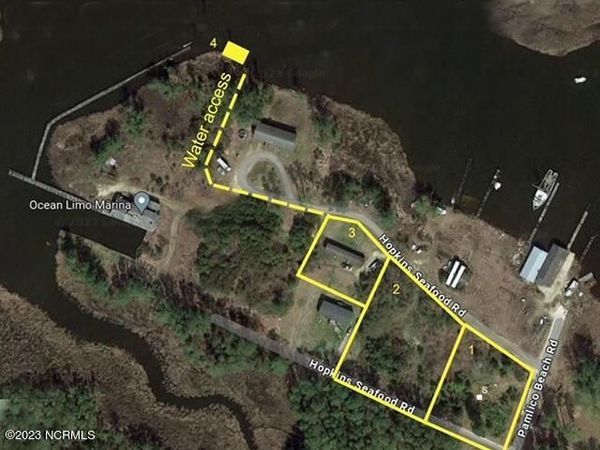 228 Hopkins Seafood Road, Belhaven, NC 27810