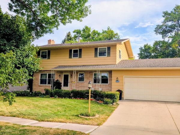 1207 22nd Avenue S, Moorhead, MN 56560