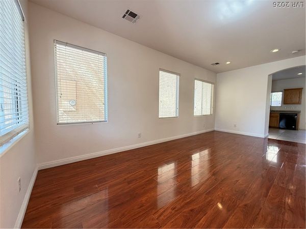 5872 Sakhalin Avenue , Las Vegas, NV 89139