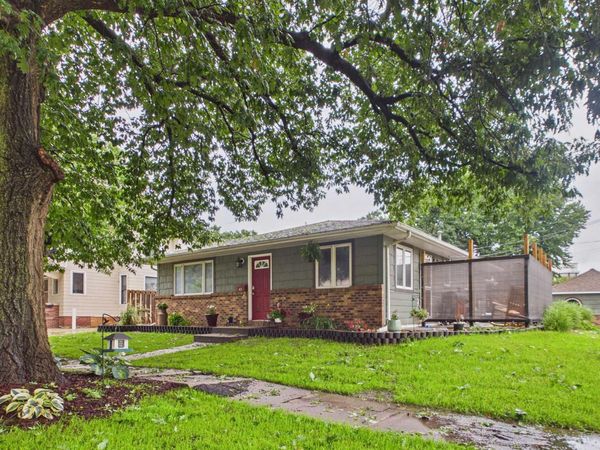 411 C Avenue W, Oskaloosa, IA 52577