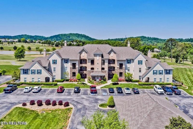 535 Rarity Bay Pkwy, Vonore, TN 37885 Main Photo