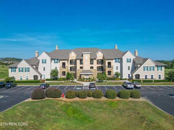 535 Rarity Bay Pkwy, Vonore, TN 37885