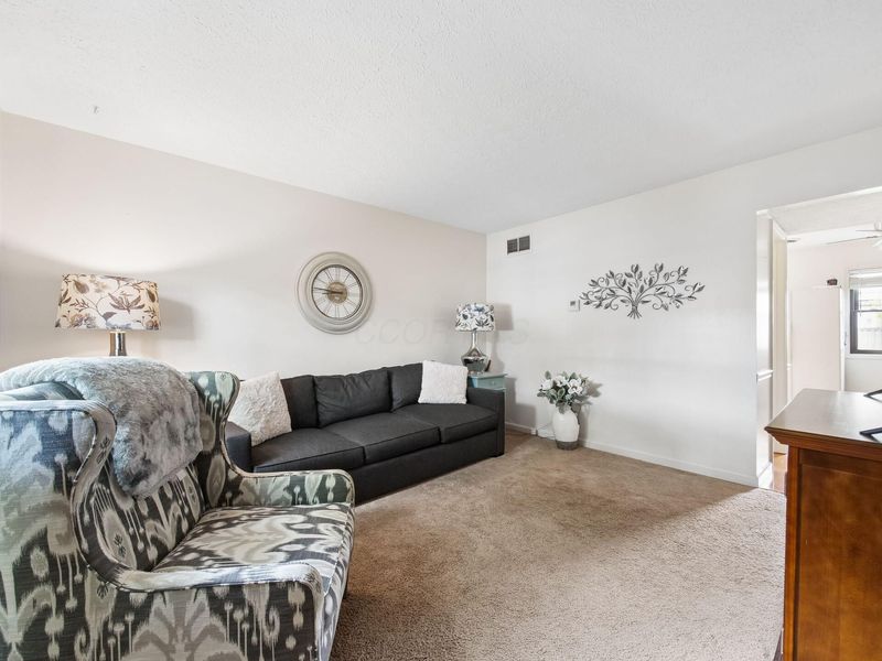 626 Alta View Court, Unit 55, Worthington, OH 43085 Photo 5