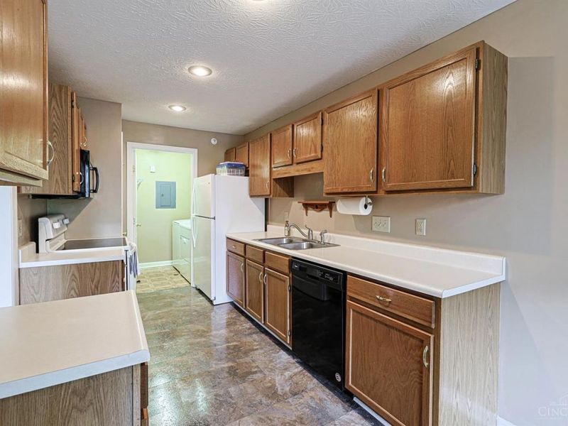 4300 Regency Ridge Court, Unit 208, Green Township, OH 45248 Photo 14