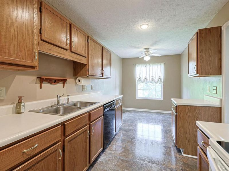 4300 Regency Ridge Court, Unit 208, Green Township, OH 45248 Photo 16