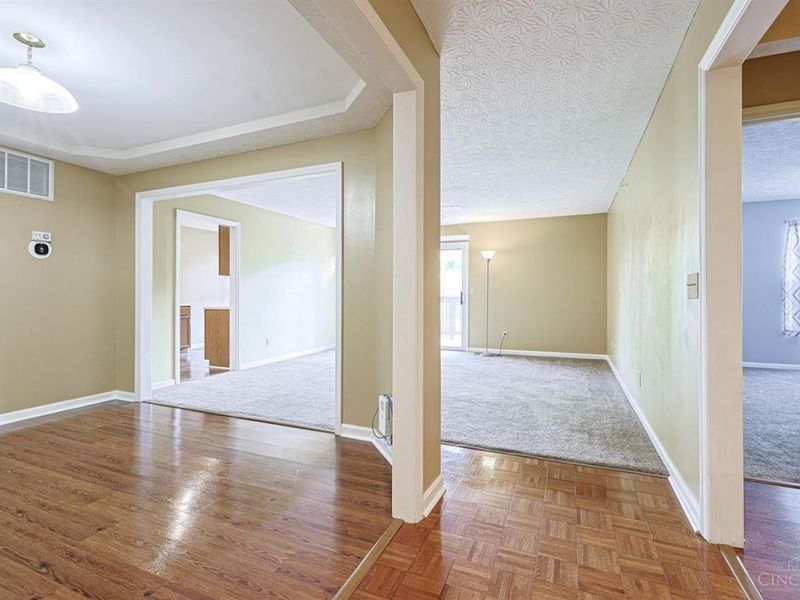 4300 Regency Ridge Court, Unit 208, Green Township, OH 45248 Photo 4