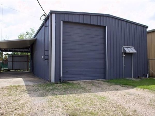 136 S 8TH Street , Ponchatoula, LA 70454
