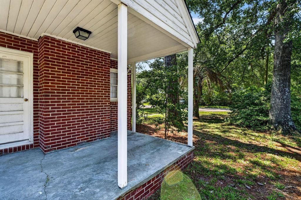 2501 Redwood St. Photo 9