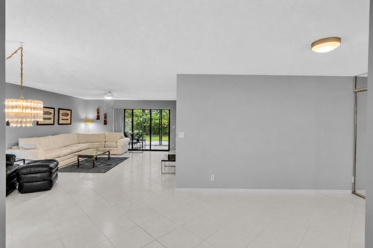 9632 Sills Drive E, Unit 102, Boynton Beach, FL 33437 Photo