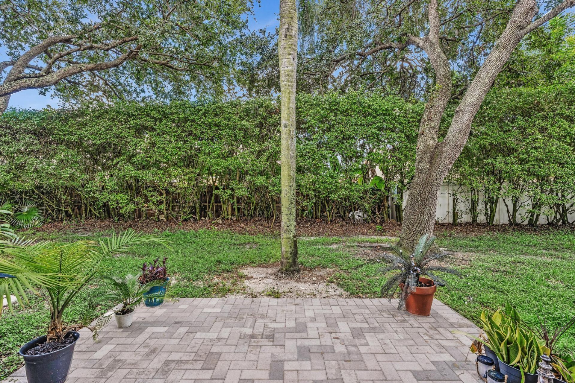 9632 Sills Drive E, Unit 102, Boynton Beach, FL 33437 Photo