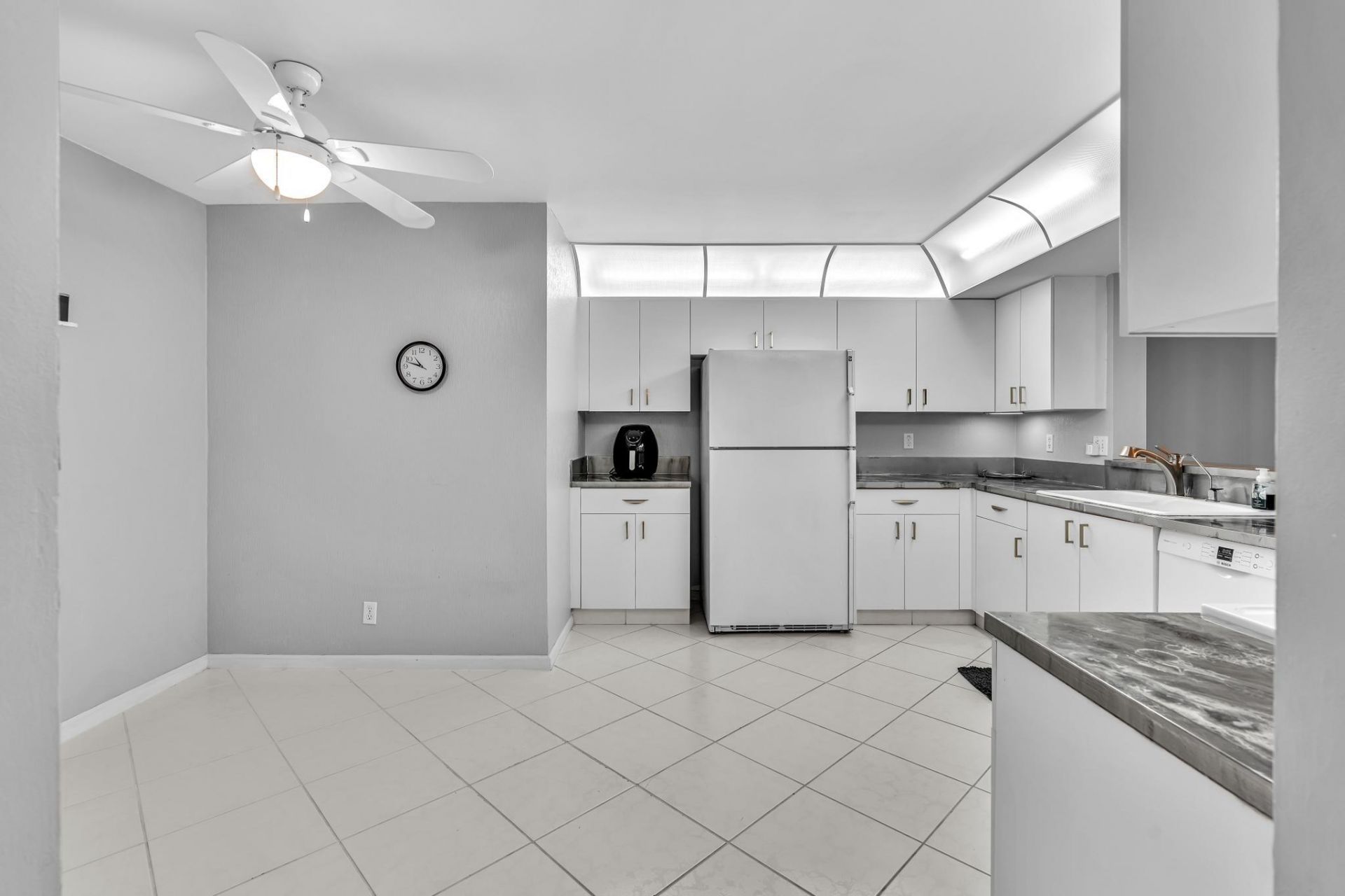 9632 Sills Drive E, Unit 102, Boynton Beach, FL 33437 Photo