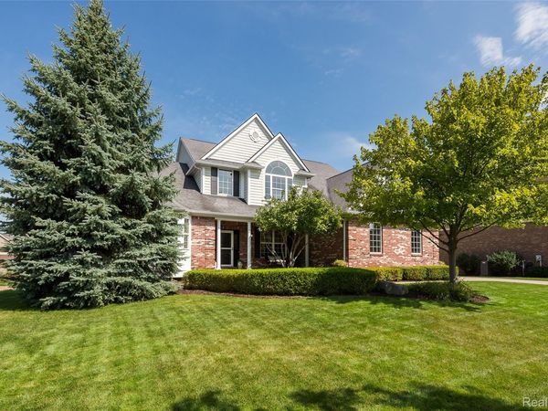 54892 Grenelefe Circle W, Lyon Township, Mi 48178