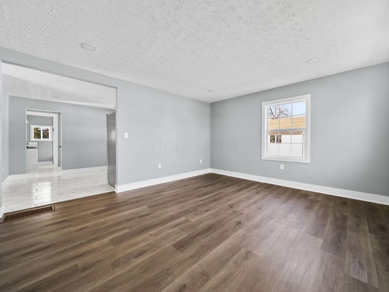 1885 Case Road, Columbus, OH 43224 Photo 8