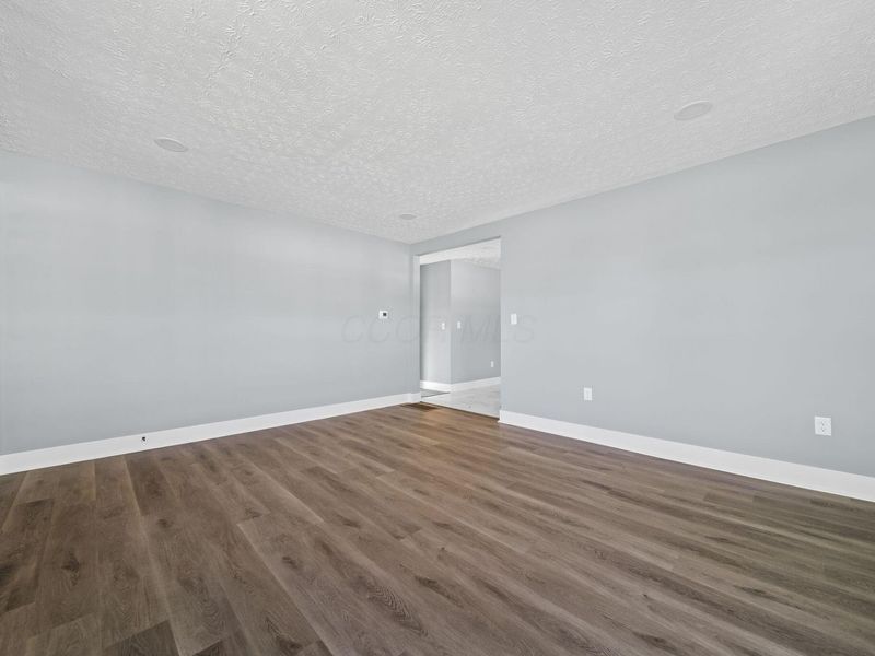 1885 Case Road, Columbus, OH 43224 Photo 9