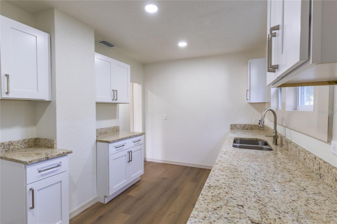 14022 4th Street , Dade City, FL 33525 Photo