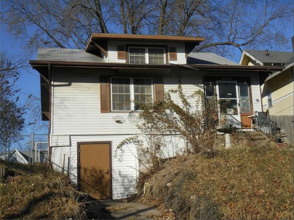 2322 Newberry Street , Davenport, IA 52804