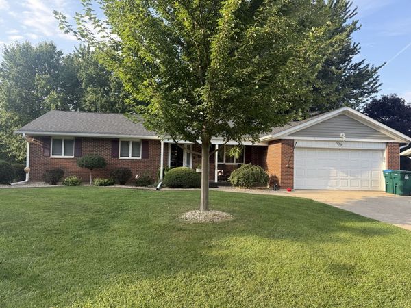 939 Stover Avenue , Milledgeville, IL 61051