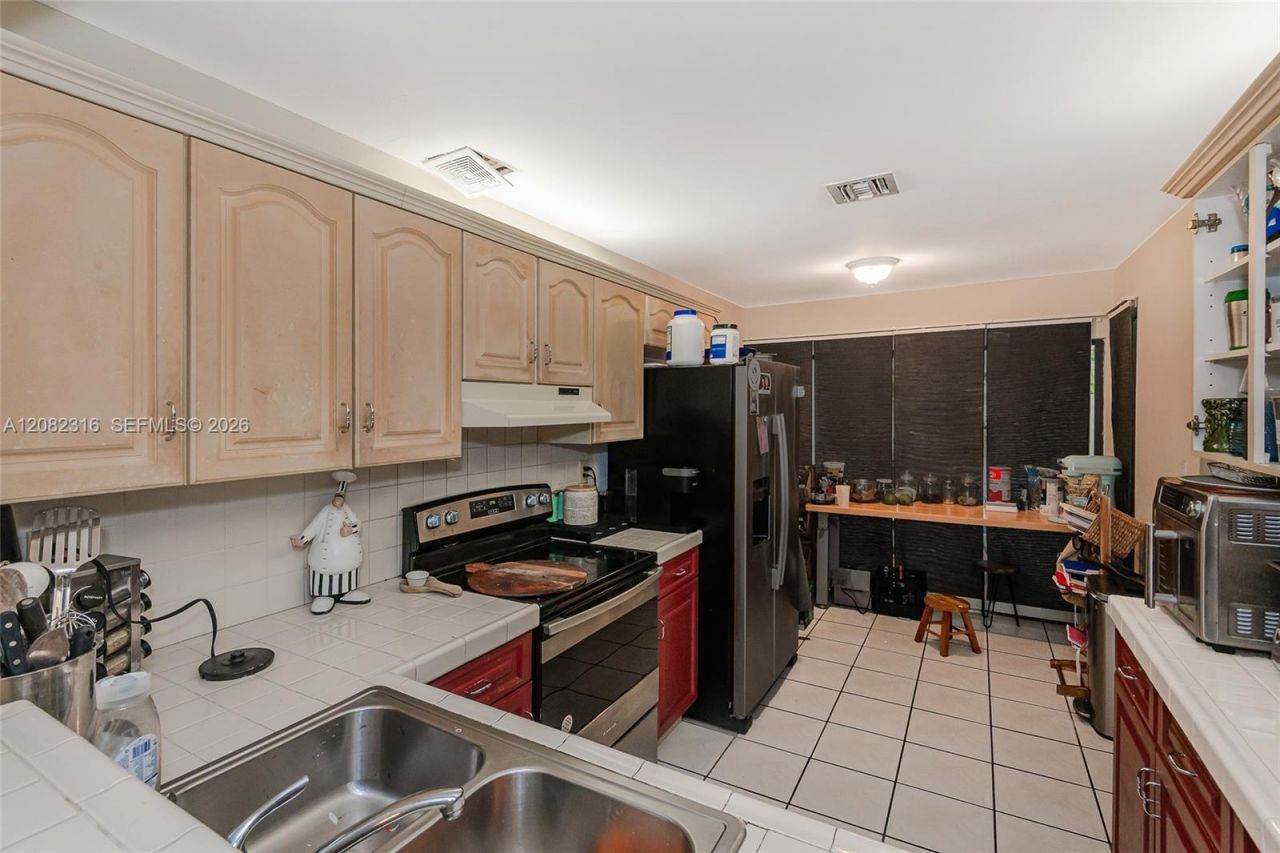 9876 Costa Del Sol Blvd, Unit B-93, Doral, FL 33178 Photo