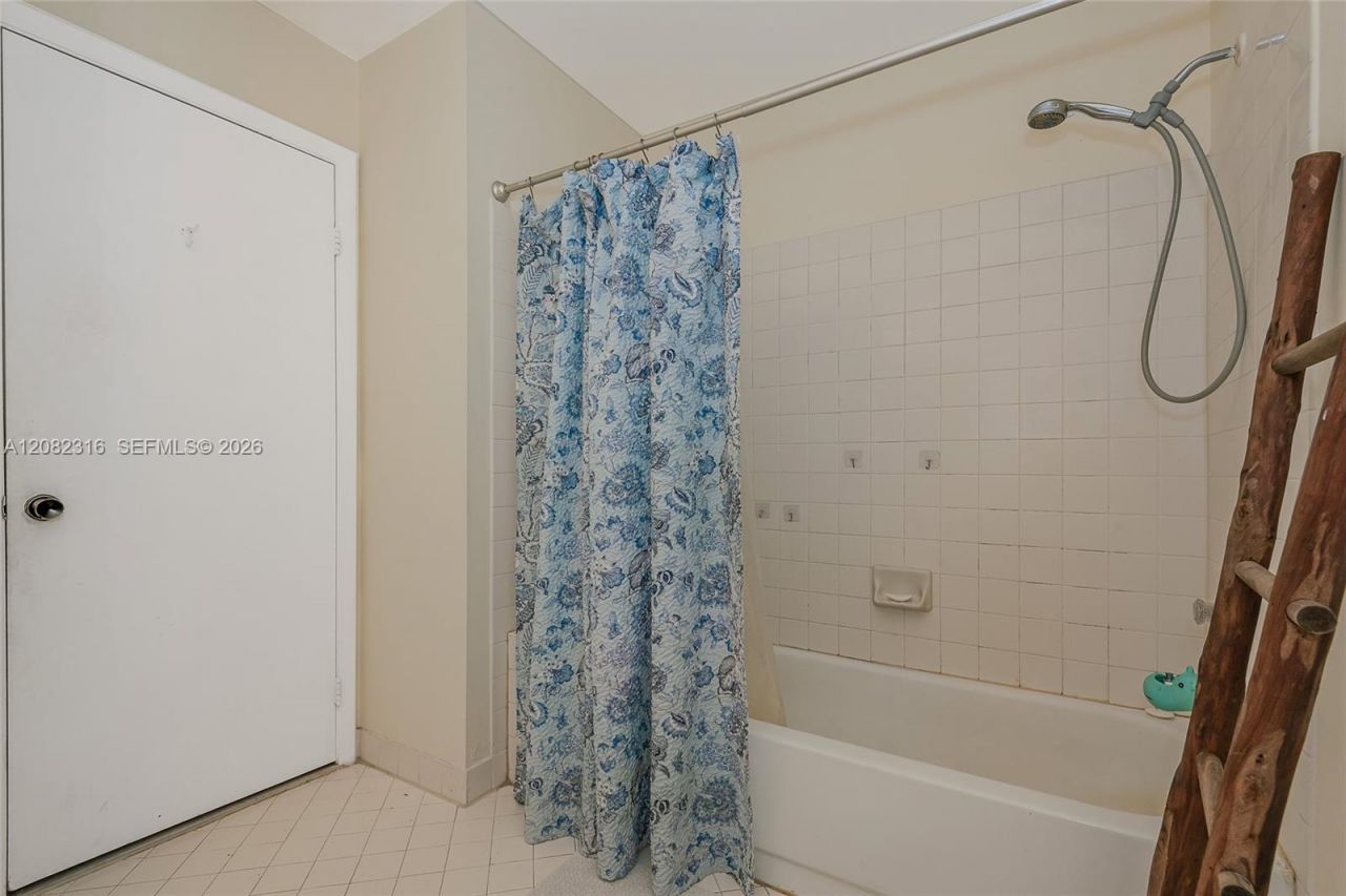 9876 Costa Del Sol Blvd, Unit B-93, Doral, FL 33178 Photo