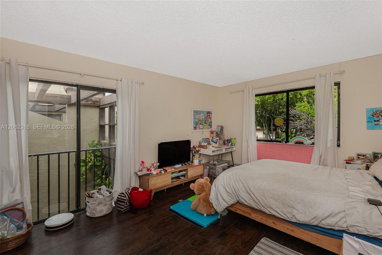 9876 Costa Del Sol Blvd, Unit B-93, Doral, FL 33178 Photo
