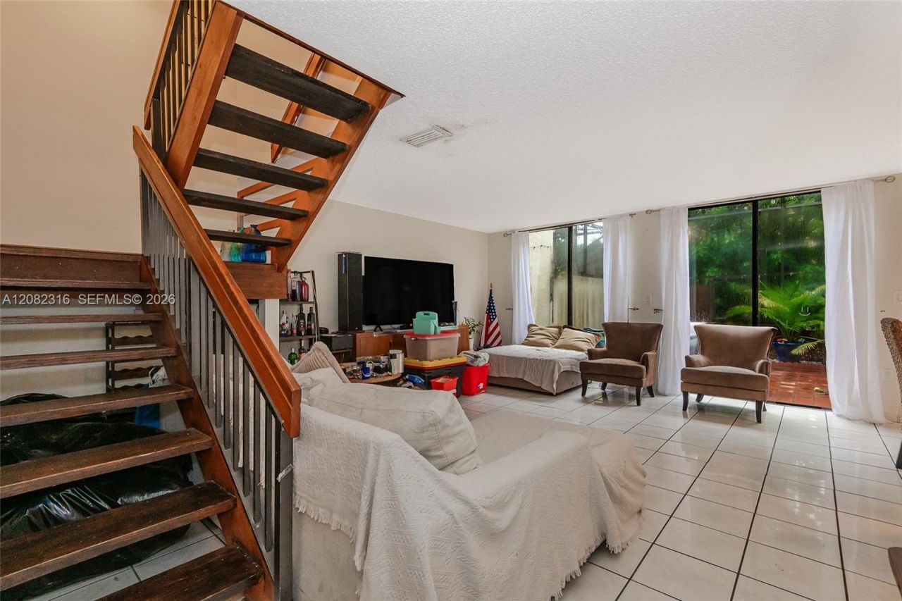 9876 Costa Del Sol Blvd, Unit B-93, Doral, FL 33178 Photo