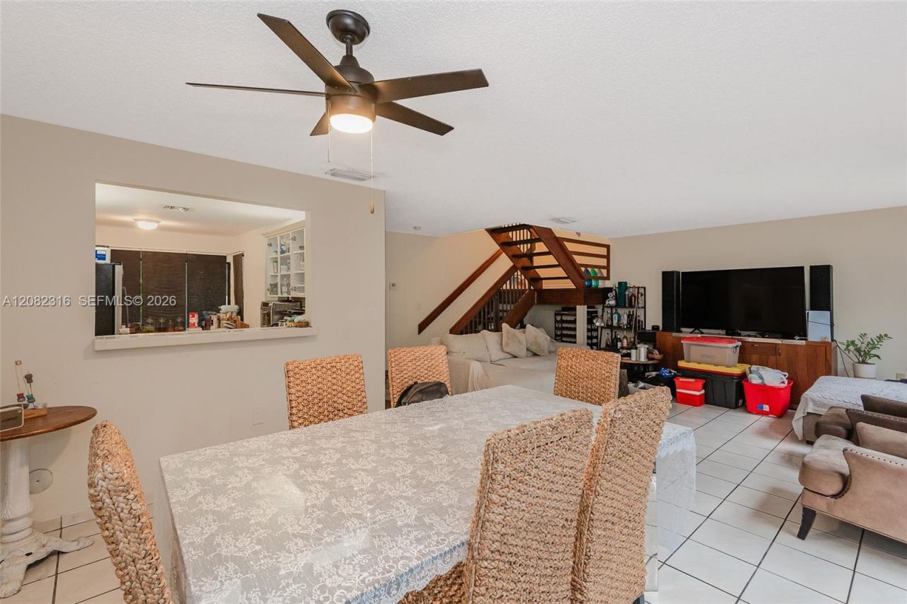 9876 Costa Del Sol Blvd, Unit B-93, Doral, FL 33178 Photo