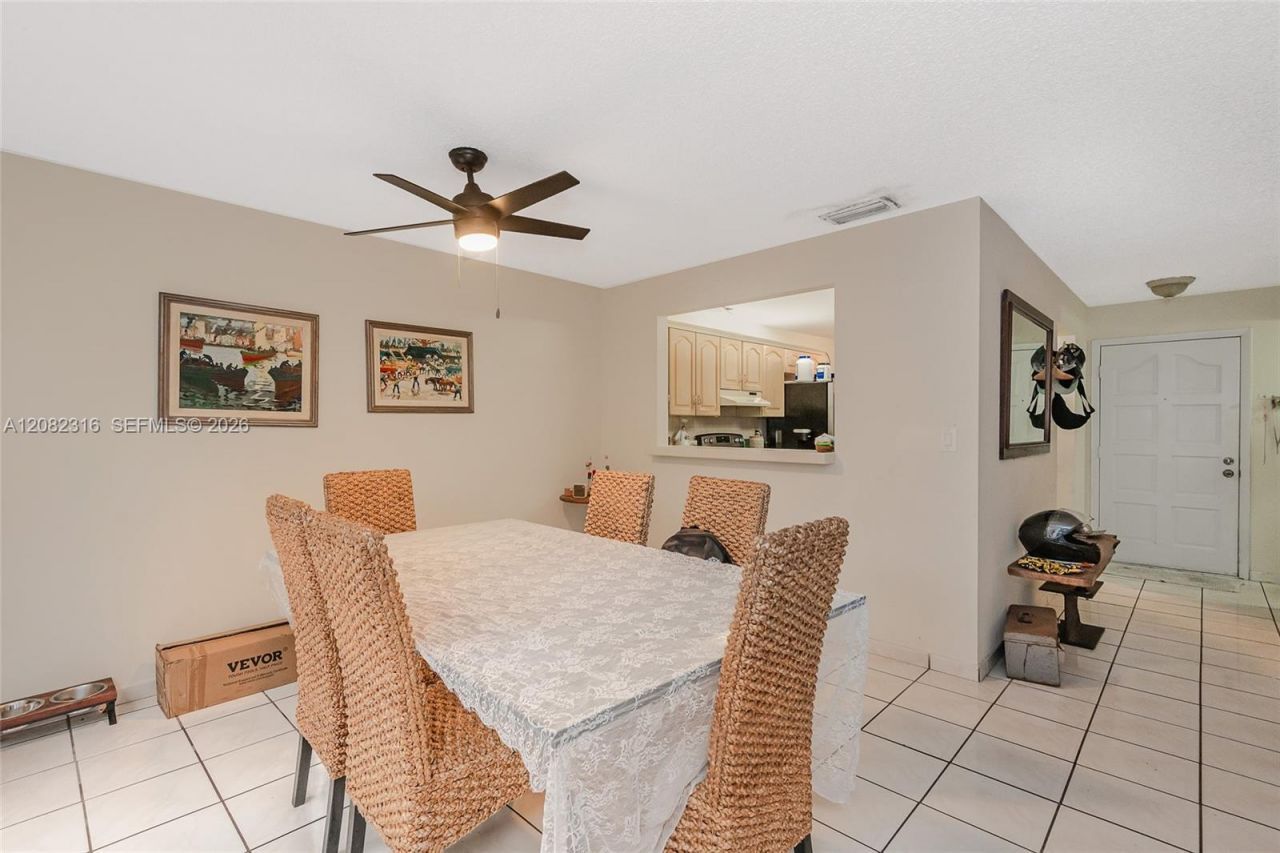 9876 Costa Del Sol Blvd, Unit B-93, Doral, FL 33178 Photo