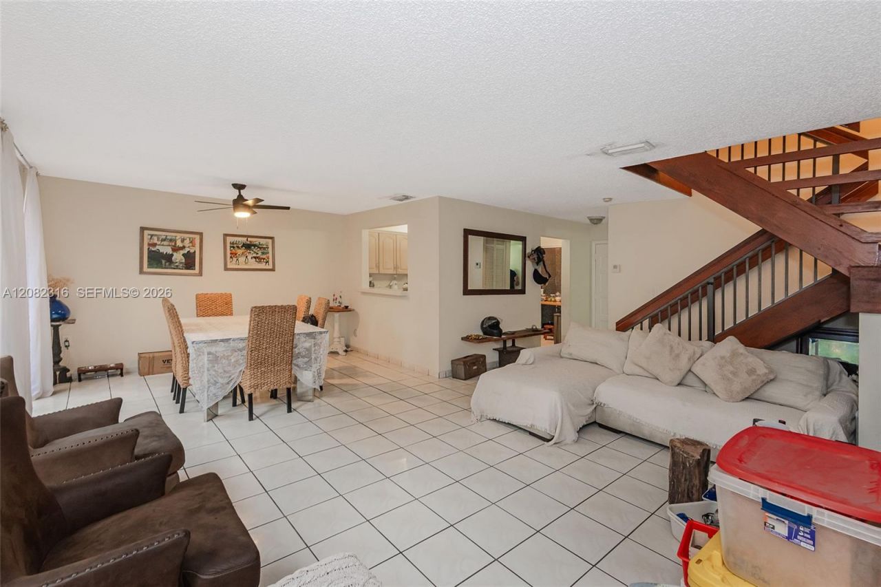 9876 Costa Del Sol Blvd, Unit B-93, Doral, FL 33178 Photo