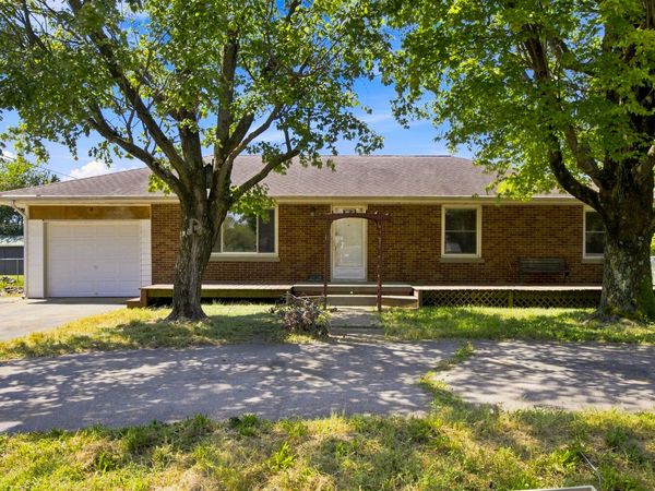 5628 Denois Street, Columbus, IN 47201