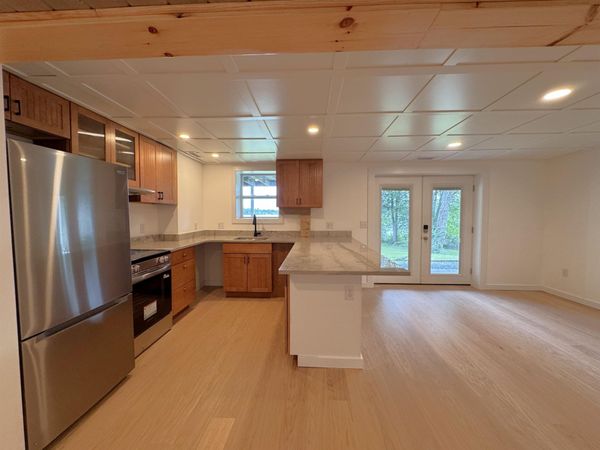18 Holts Point Road, Sandown, NH 03873