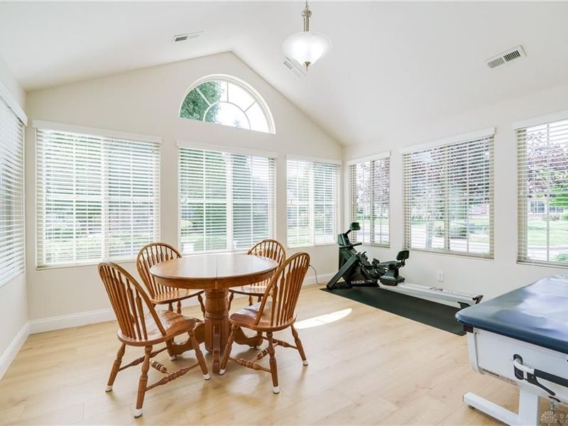 156 Scarborough Village Drive, Dayton, OH 45458 Photo 11