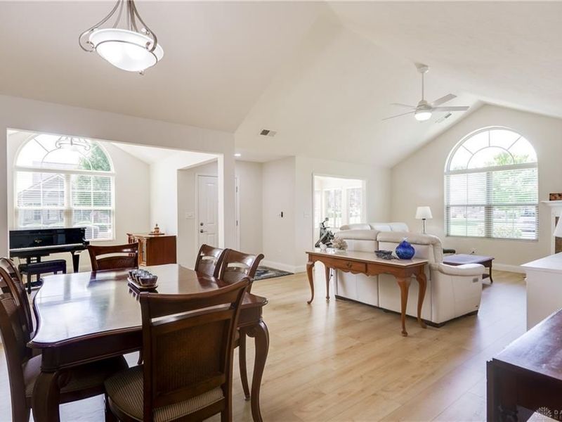 156 Scarborough Village Drive, Dayton, OH 45458 Photo 16