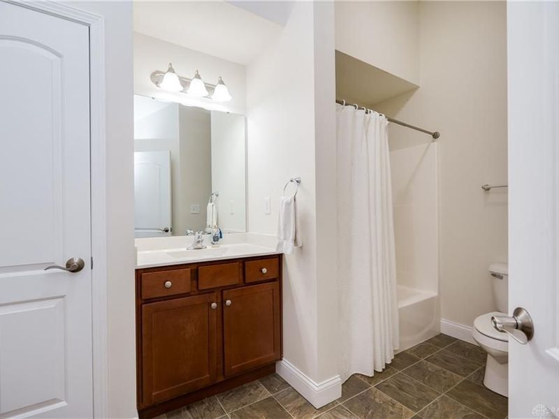 156 Scarborough Village Drive, Dayton, OH 45458 Photo 23