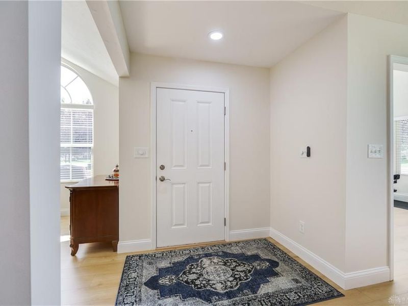 156 Scarborough Village Drive, Dayton, OH 45458 Photo 5