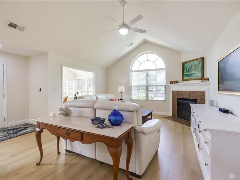 156 Scarborough Village Drive, Dayton, OH 45458 Photo 7