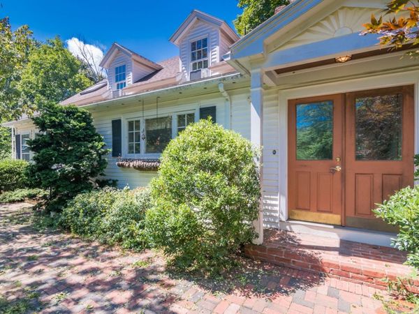 1753 + S East St, Amherst, MA 01002