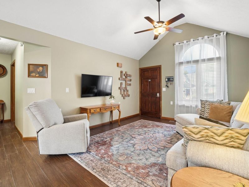 1402 Pegwood Drive, Columbus, OH 43229 Photo 7