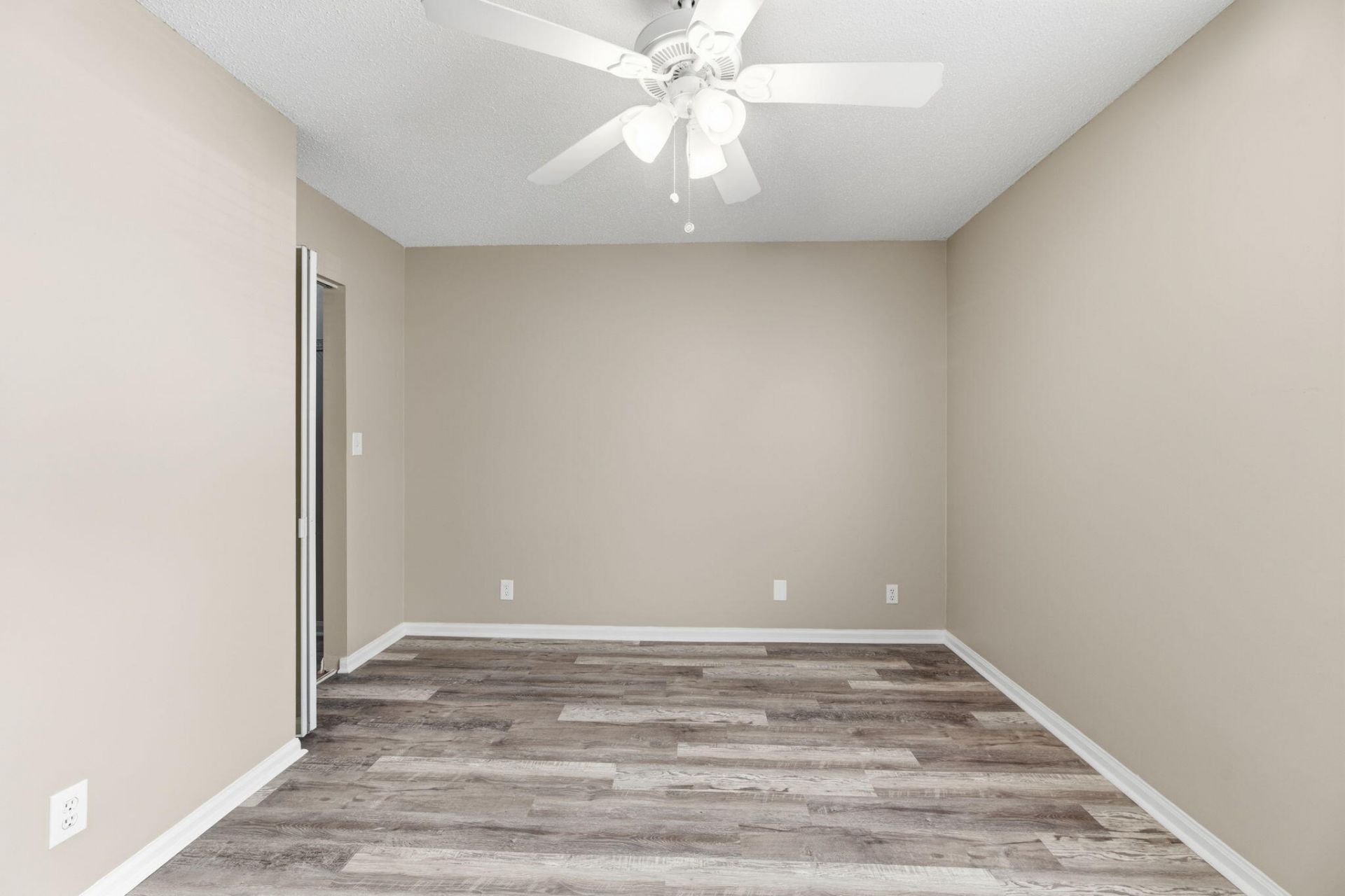 4745 NW 114th Drive, Coral Springs, FL 33076 Photo