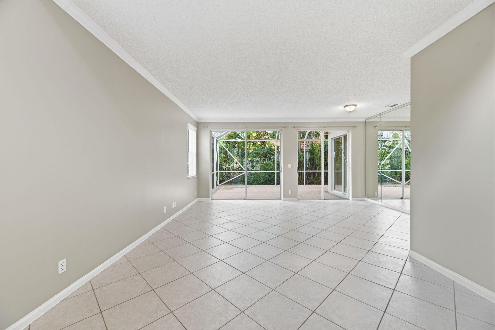 4745 NW 114th Drive, Coral Springs, FL 33076 Photo