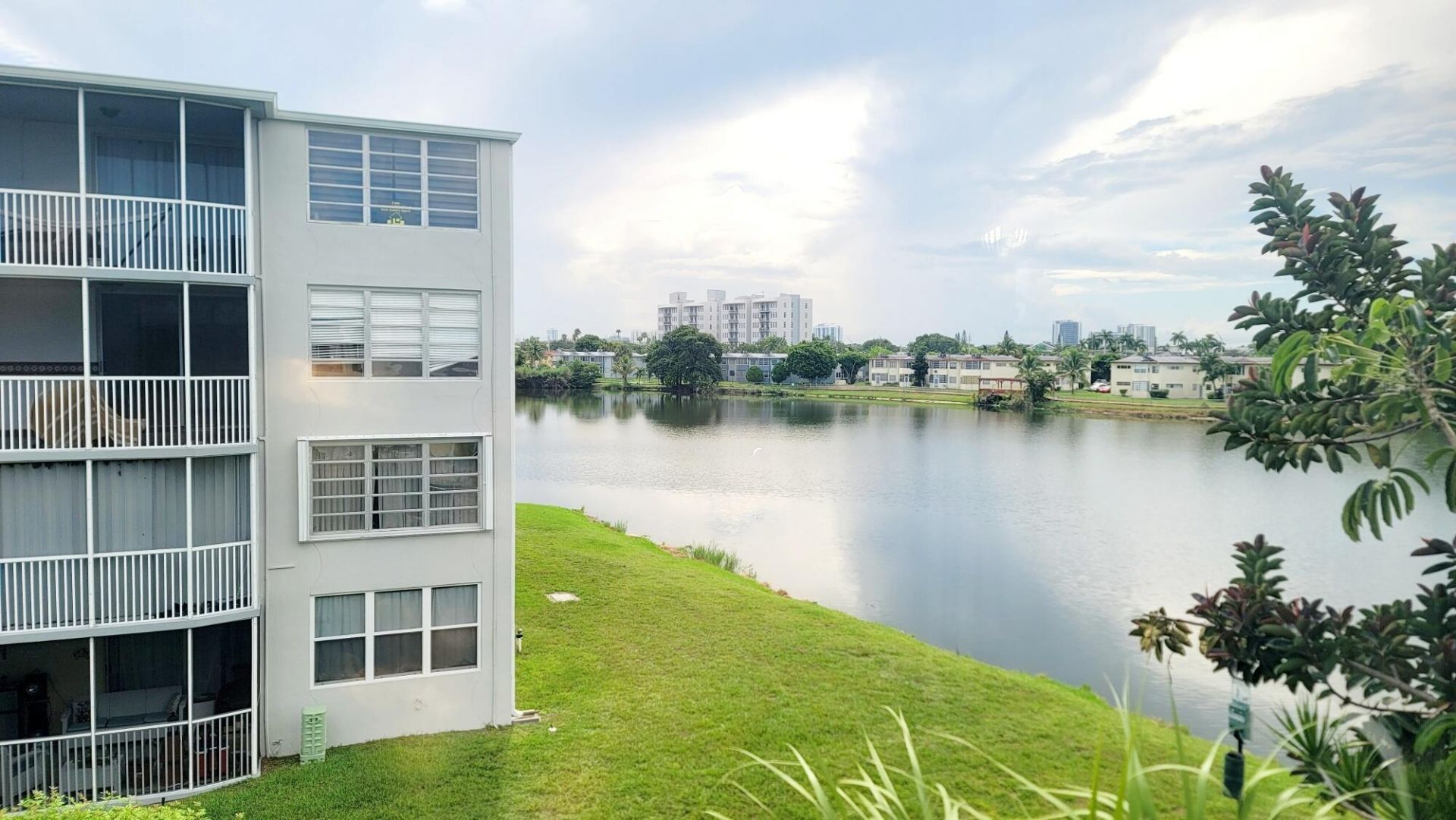 1660 NE 191st Street, Unit 308-1, Miami, FL 33179 Photo
