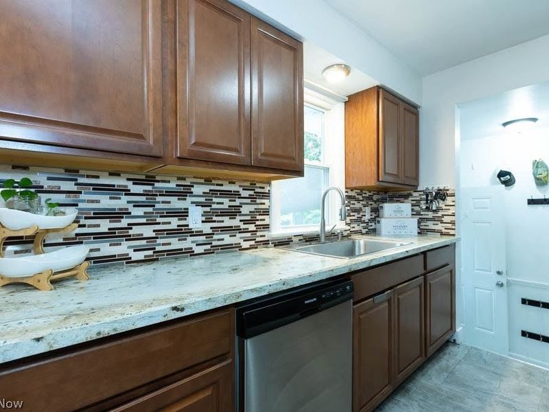 4872 N Randall Drive, North Randall, OH 44128 Photo 15