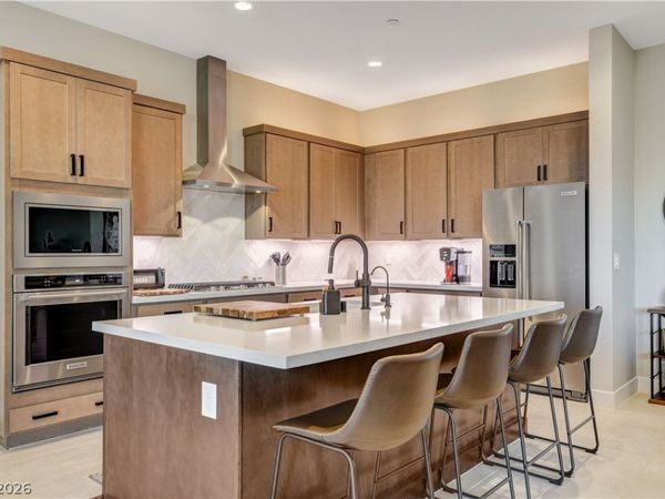 9006 Coastal Oaks Street, Las Vegas, NV 89166