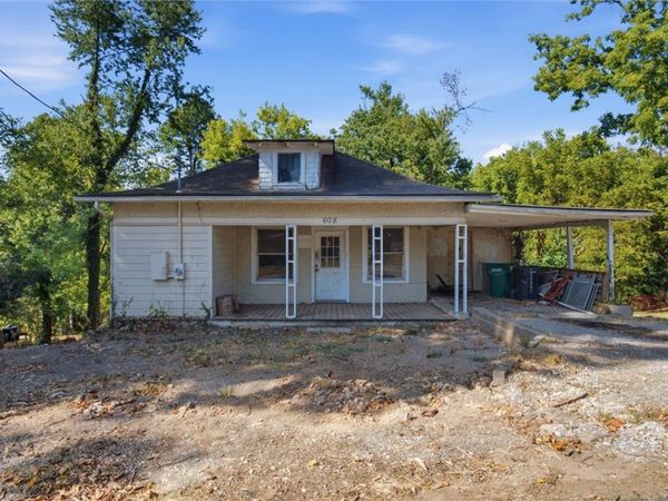 608 S Cresent Street , Rogers, AR 72756