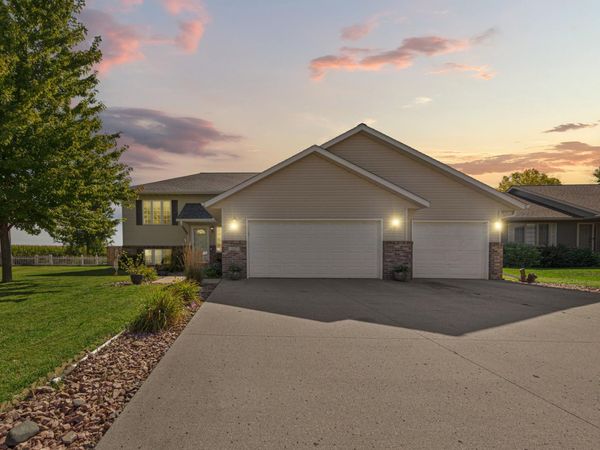 217 Inverness Drive, Mankato, MN 56001