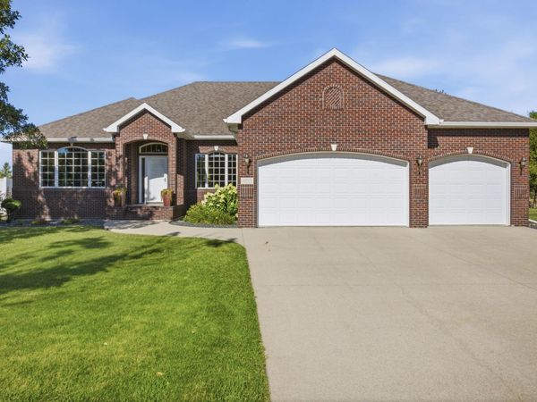 4233 Timberline Drive S, Fargo, ND 58104