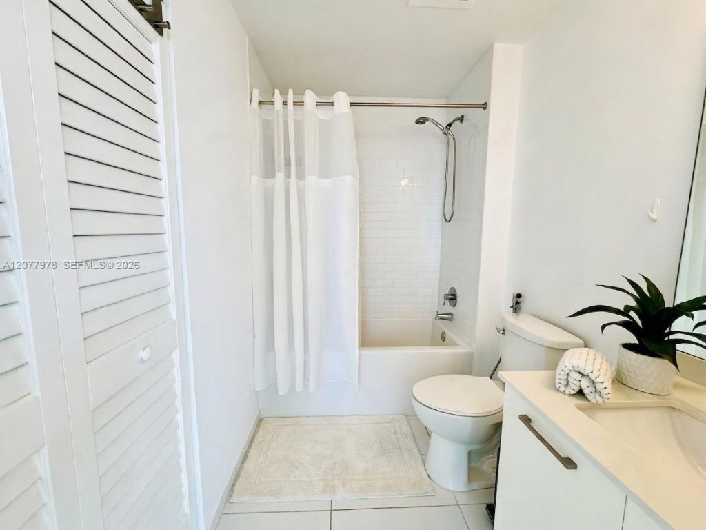 151 SE 1st St , Unit 2602, Miami, FL 33131 Photo