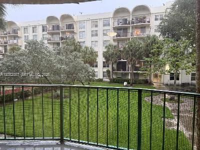 9320 Fontainebleau Blvd, Unit 213, Miami, FL 33172 Photo