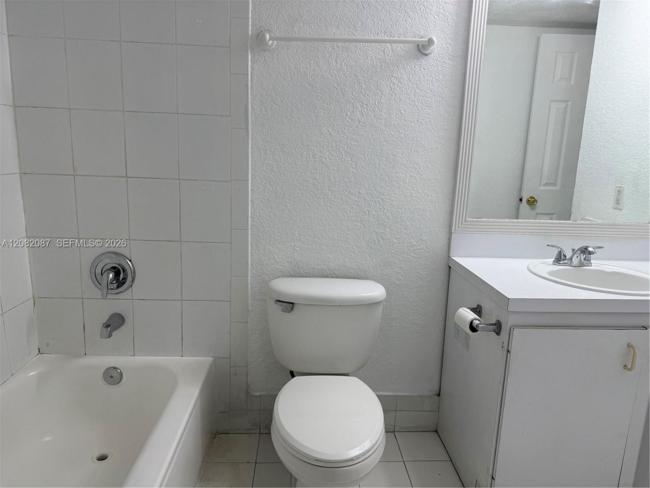 9320 Fontainebleau Blvd, Unit 213, Miami, FL 33172 Photo