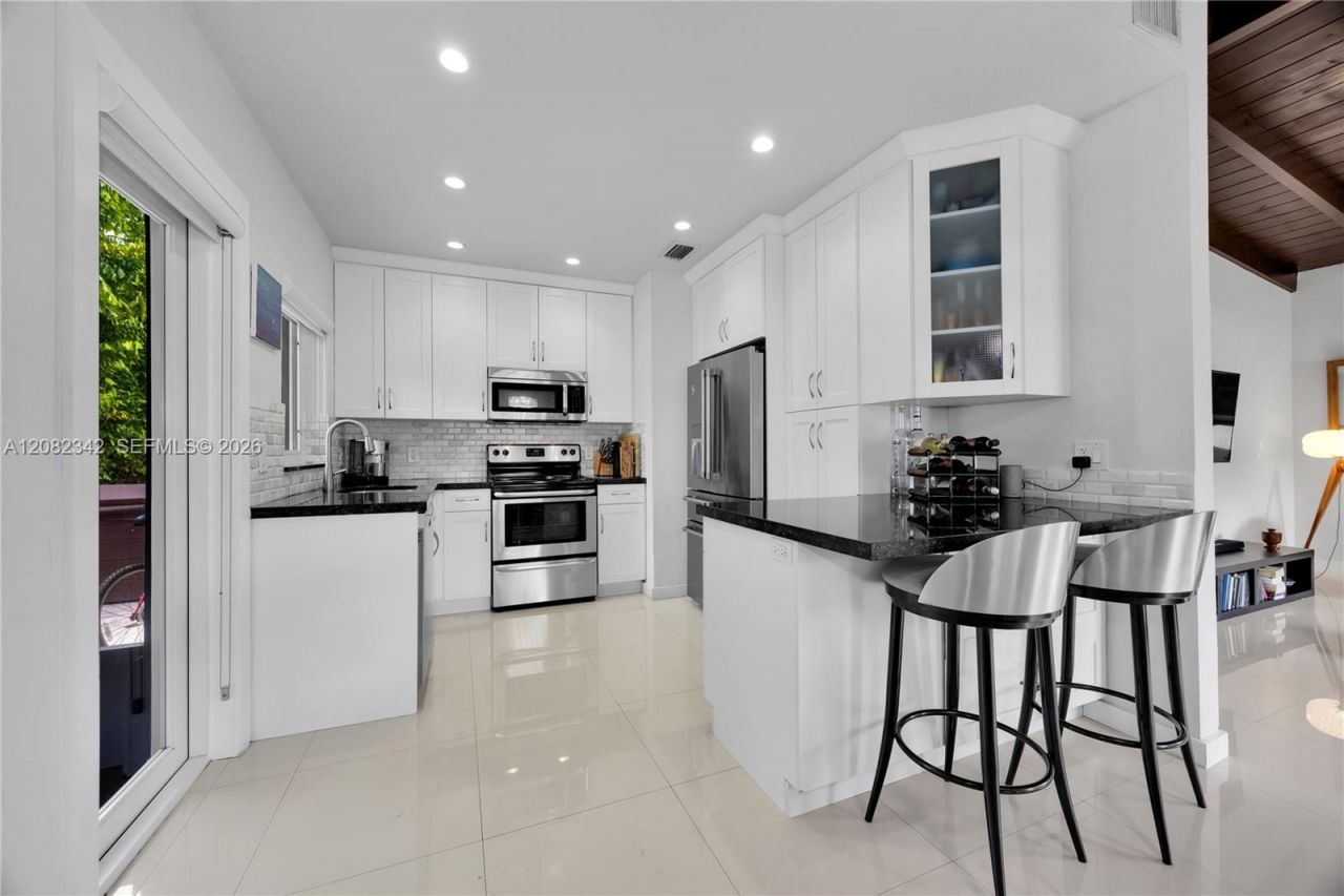 6843 SW 53rd St, Miami, FL 33155 Photo